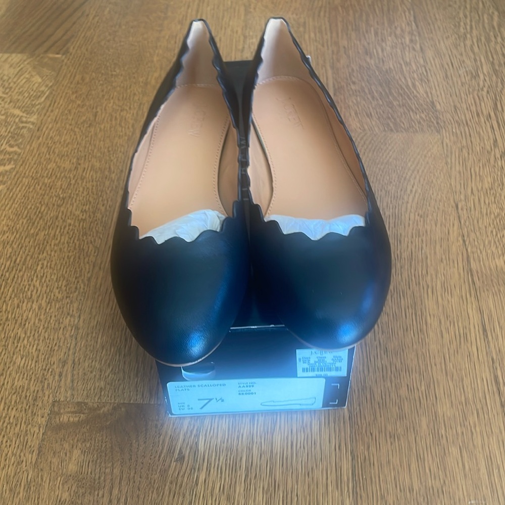 Like New! J. Crew Black Leather Scalloped Flats- 7 1/2